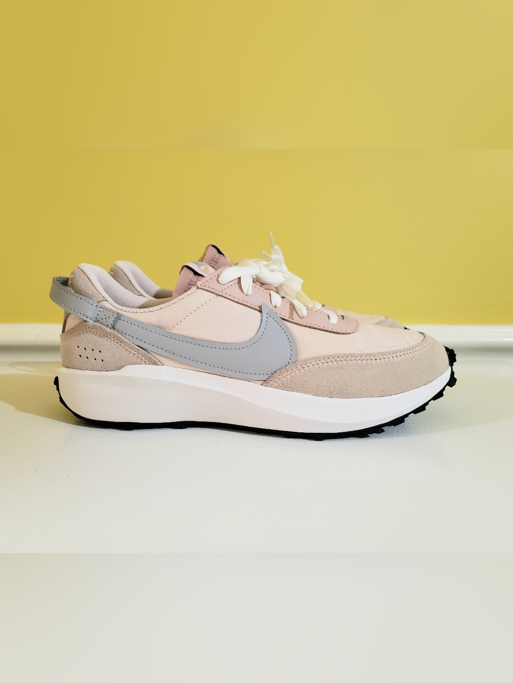 NIKE Women's Waffle Debut Athleisure Sneakers (10) Pink Oxford/Pearl Pink/Gray - Picture 4 of 9